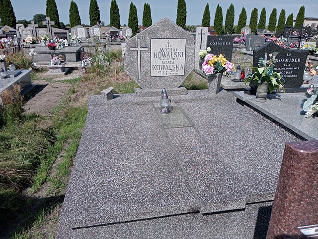 Grób Michał Kowalski